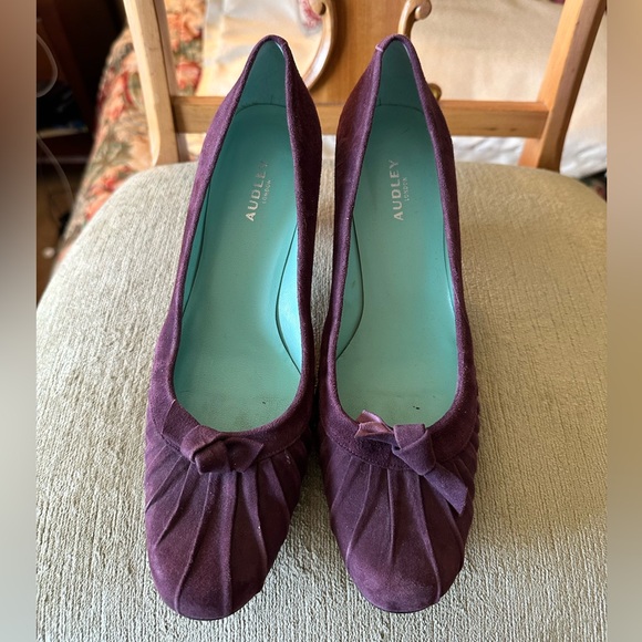 Audley size 38.5 or 8 purple suede pumps - Picture 3 of 8